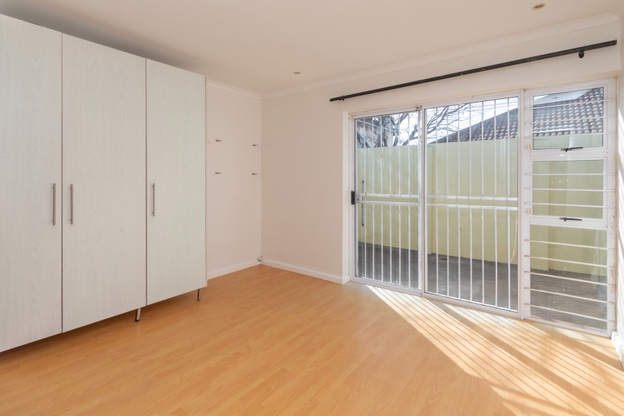 To Let 4 Bedroom Property for Rent in Gardens Western Cape